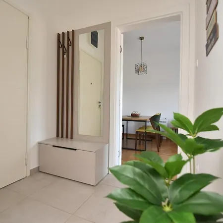 Leutar Apartment
