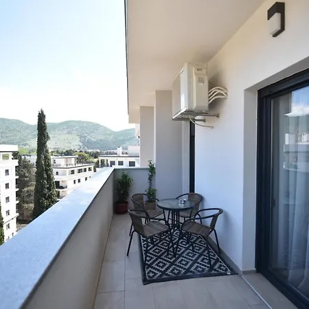 Apartment Leutar
