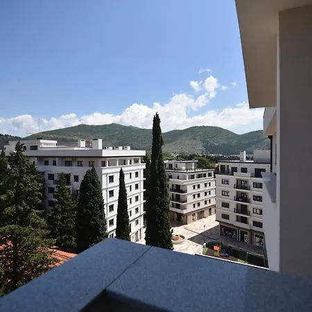 Apartment Leutar *